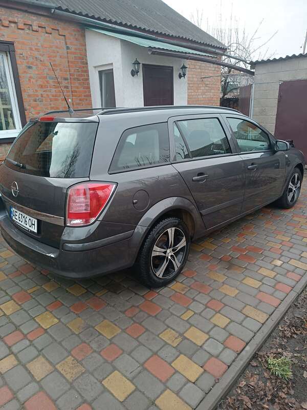 Универсал Opel Astra 2009 в Краснограде
