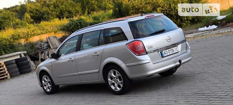 Универсал Opel Astra 2006 в Мукачево