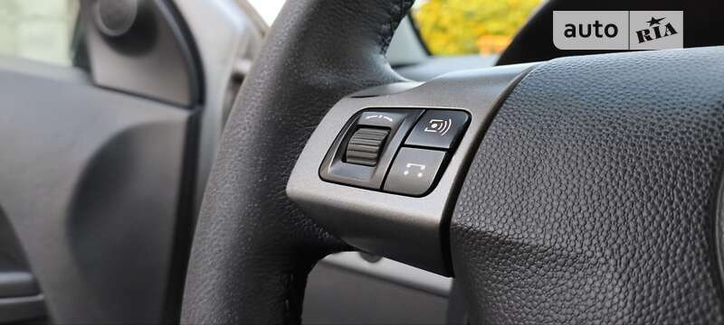 Универсал Opel Astra 2006 в Мукачево