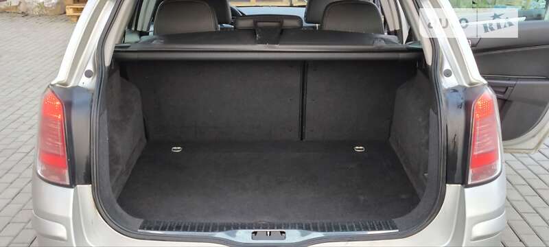 Универсал Opel Astra 2006 в Мукачево