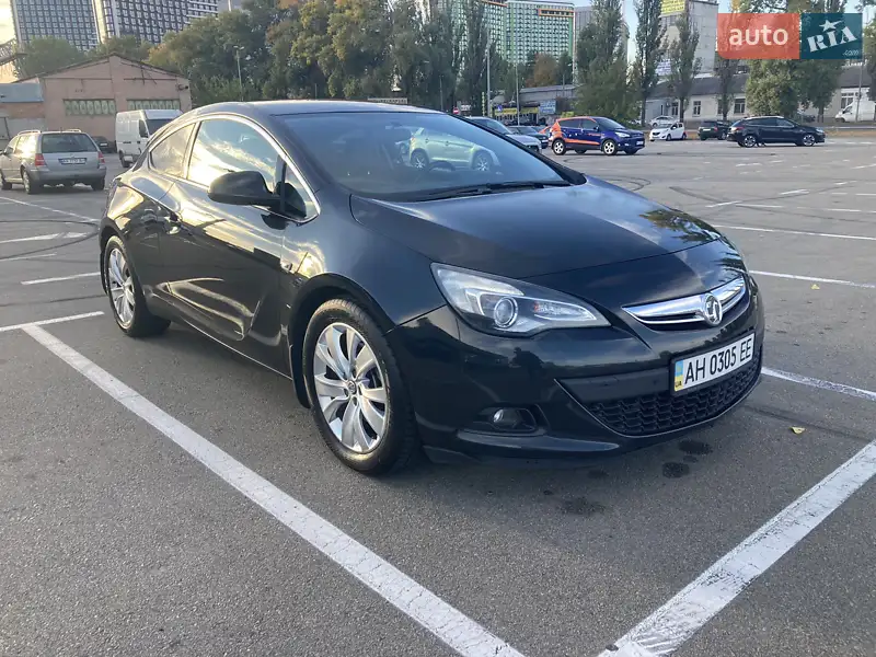 Хэтчбек Opel Astra 2013 в 