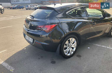 Хэтчбек Opel Astra 2013 в 