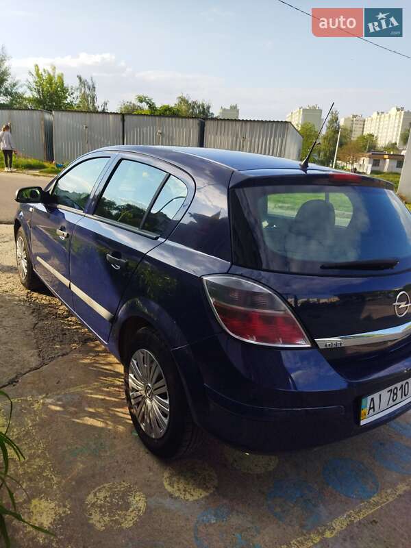 Хэтчбек Opel Astra 2007 в Киеве
