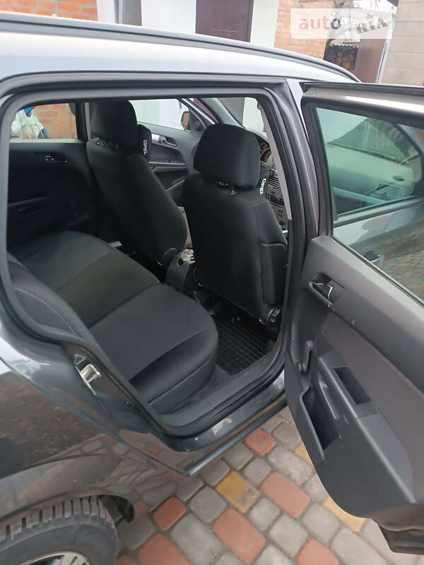 Универсал Opel Astra 2009 в Краснограде