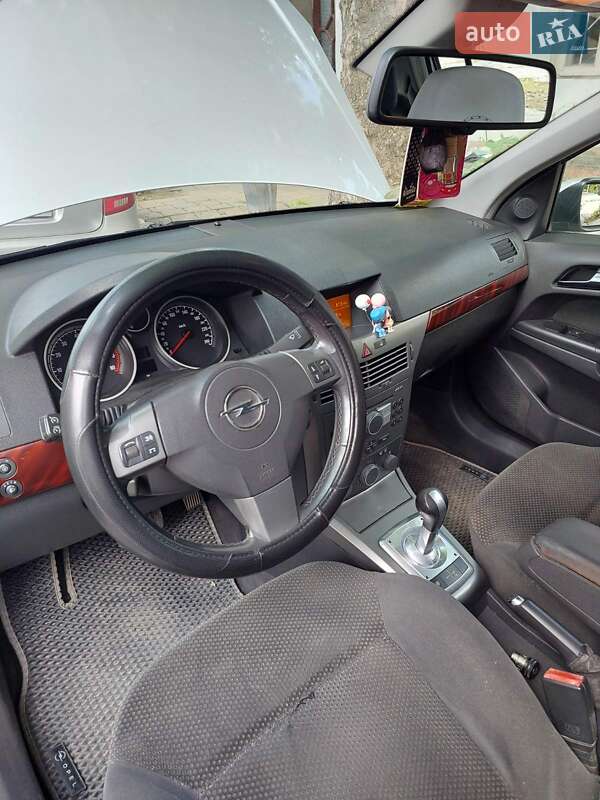 Хэтчбек Opel Astra 2004 в Болграде фото 5 Хэтчбек Opel Astra 2004 в Болграде