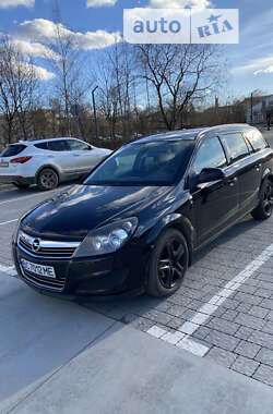 Универсал Opel Astra 2010 в Стрые