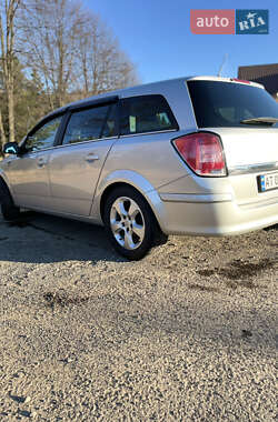 Универсал Opel Astra 2010 в 