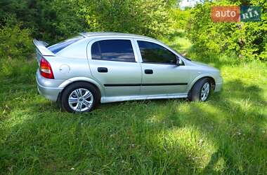 Хэтчбек Opel Astra 1999 в 