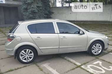 Хэтчбек Opel Astra 2007 в Киеве