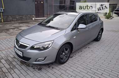 Хэтчбек Opel Astra 2010 в Ужгороде