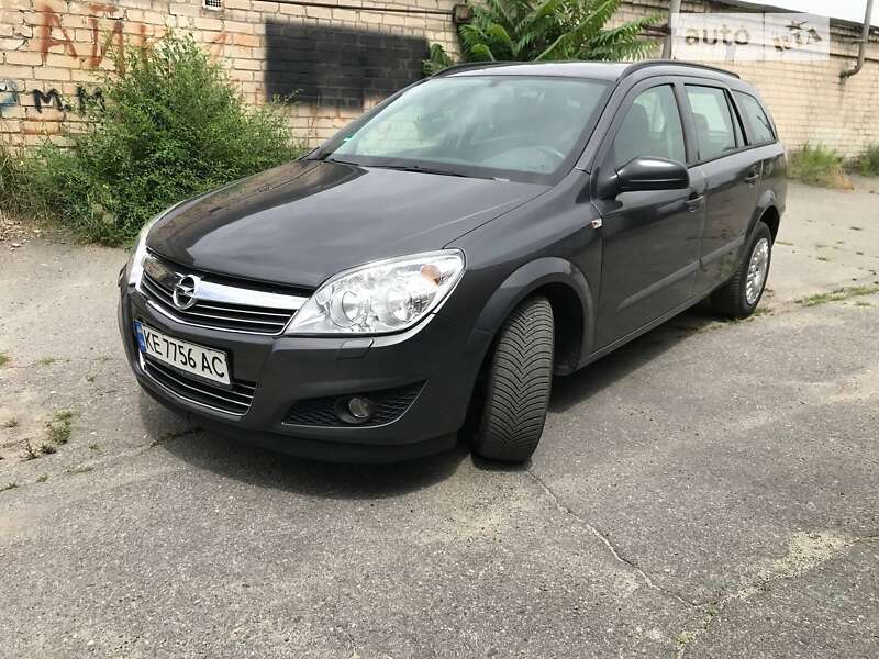 Універсал Opel Astra 2009 в Дніпрі