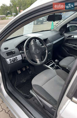 Универсал Opel Astra 2004 в 