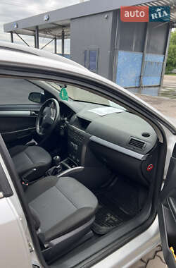 Универсал Opel Astra 2004 в 