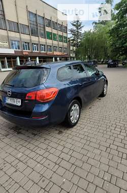 Универсал Opel Astra 2012 в Долине