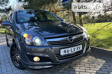 Універсал Opel Astra 2009 в Дрогобичі