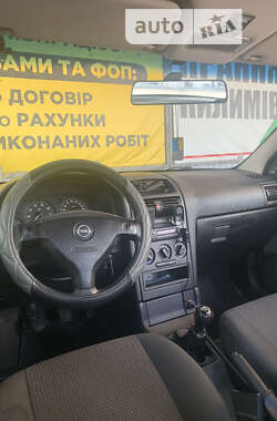 Седан Opel Astra 2008 в Олександрії