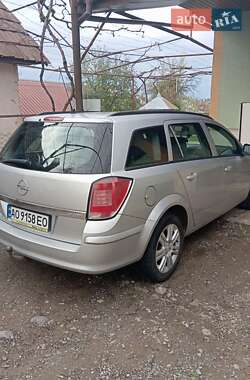 Універсал Opel Astra 2012 в Іршаві
