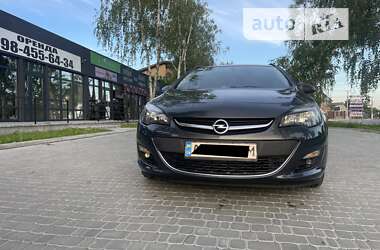 Універсал Opel Astra 2013 в Ужгороді