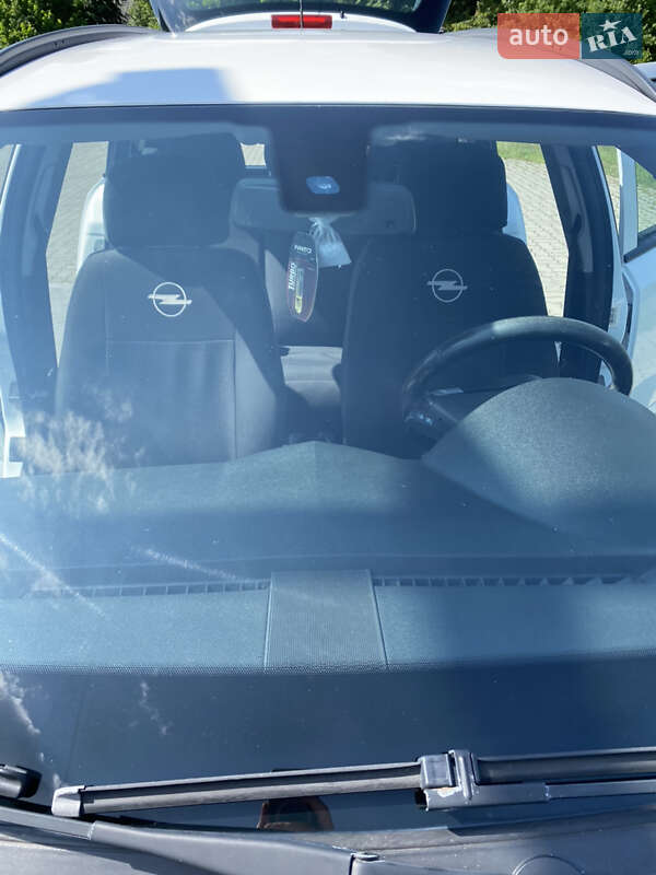 Универсал Opel Astra 2009 в Стрые