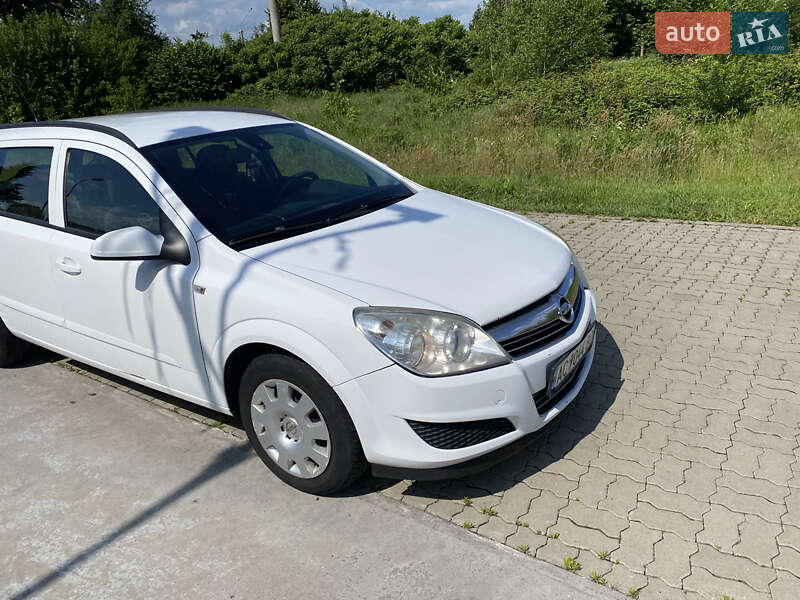 Универсал Opel Astra 2009 в Стрые