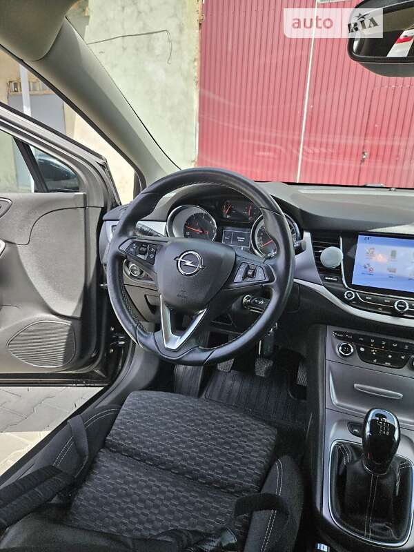 Универсал Opel Astra 2017 в Черновцах