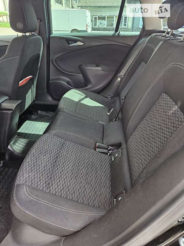 Универсал Opel Astra 2017 в Черновцах