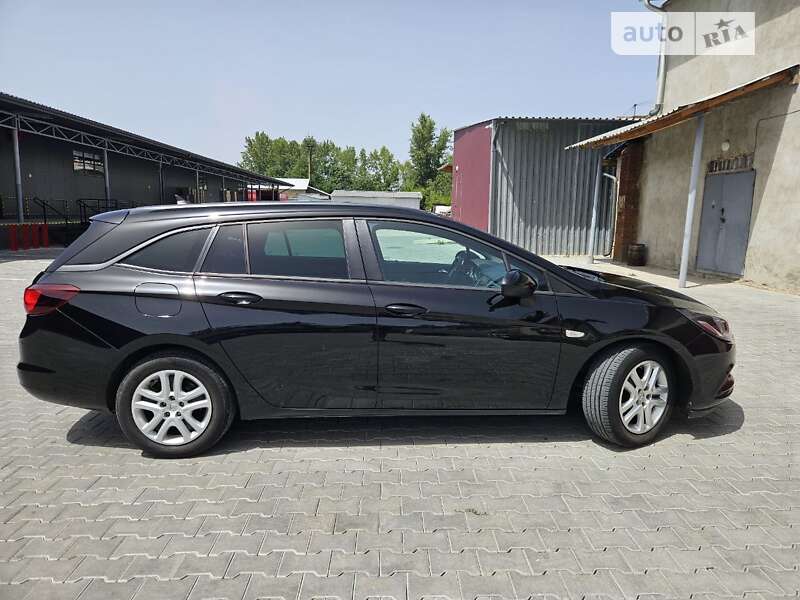 Универсал Opel Astra 2017 в Черновцах
