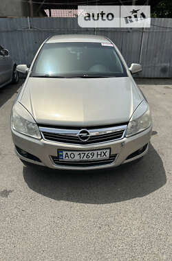 Универсал Opel Astra 2007 в Ужгороде