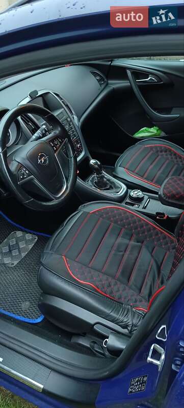 Универсал Opel Astra 2015 в Житомире