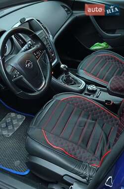 Универсал Opel Astra 2015 в 