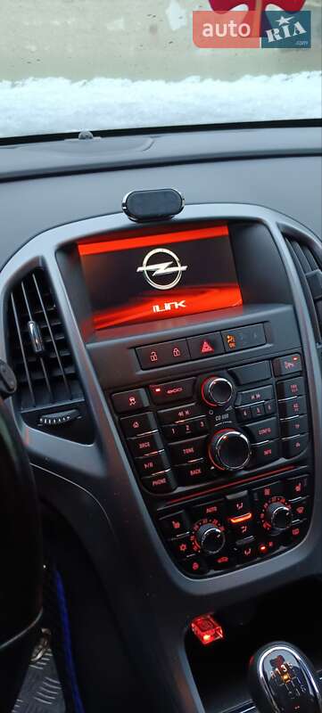 Универсал Opel Astra 2015 в Житомире