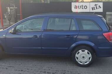 Универсал Opel Astra 2004 в Яворове