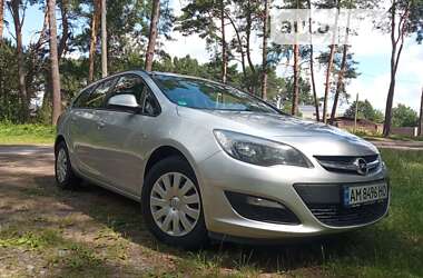 Універсал Opel Astra 2015 в Житомирі