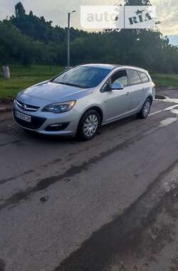 Универсал Opel Astra 2014 в Чугуеве