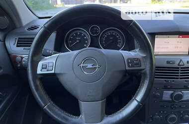 Хетчбек Opel Astra 2004 в Звягелі