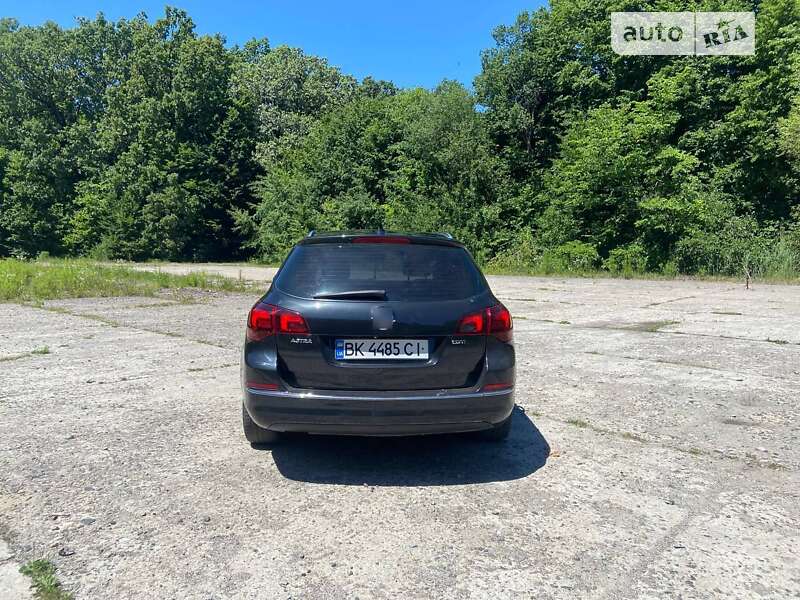 Универсал Opel Astra 2012 в Ровно