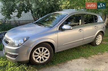 Хэтчбек Opel Astra 2006 в 