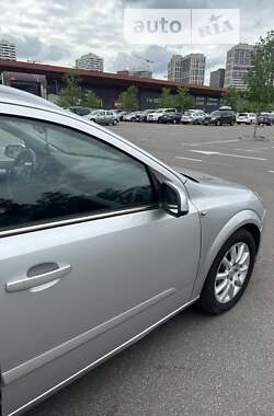 Универсал Opel Astra 2006 в Киеве