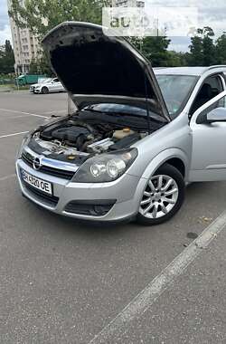 Универсал Opel Astra 2006 в Киеве