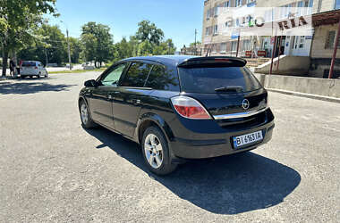 Хетчбек Opel Astra 2006 в Сумах