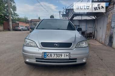 Седан Opel Astra 2005 в Киеве