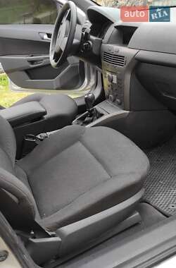 Универсал Opel Astra 2004 в Черновцах