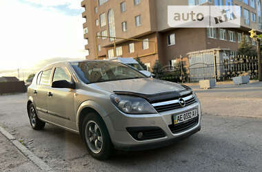 Хэтчбек Opel Astra 2006 в Днепре