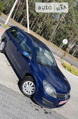 Универсал Opel Astra 2005 в Луцке