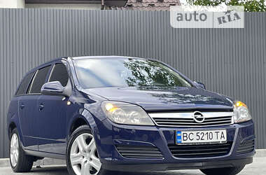 Универсал Opel Astra 2012 в Дрогобыче