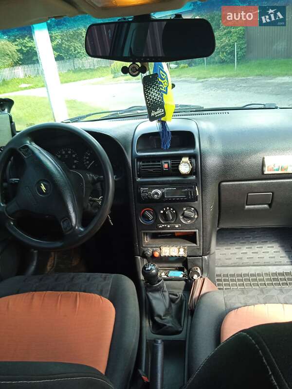 Седан Opel Astra 2002 в Шумске фото 9 Седан Opel Astra 2002 в Шумске