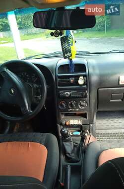 Седан Opel Astra 2002 в 