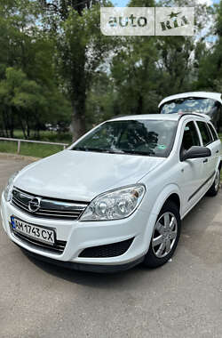 Універсал Opel Astra 2009 в Звягелі