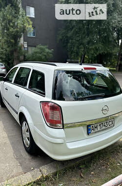 Універсал Opel Astra 2009 в Звягелі