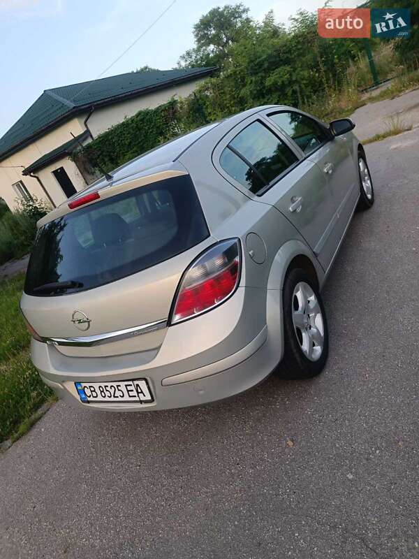 Хэтчбек Opel Astra 2007 в Чернигове